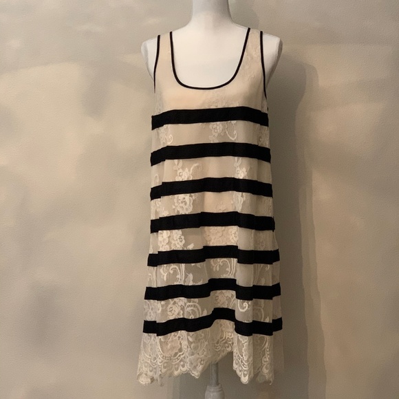 BCBGMaxAzria Lace Dress Striped - Picture 8 of 15